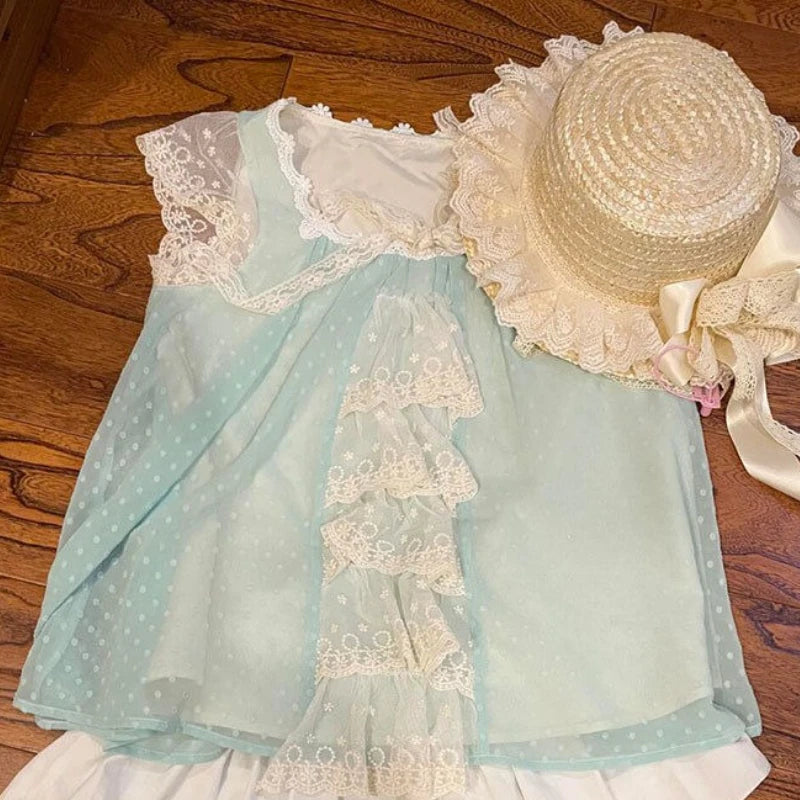 Beachy love life set