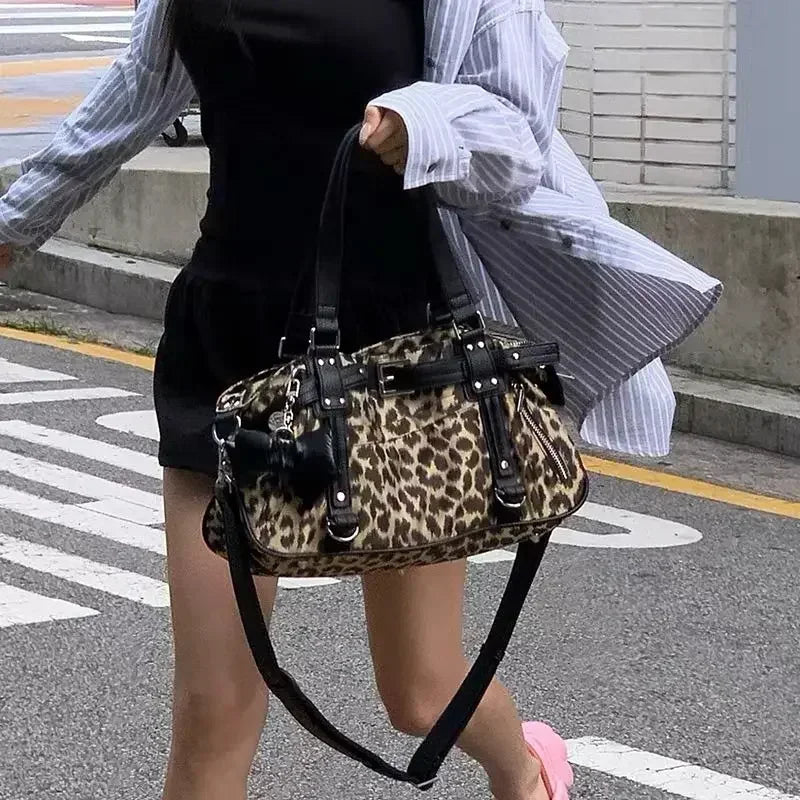 bow shoulder bag