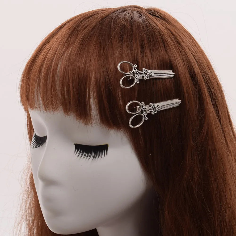 Vintage horror protagonist sciccor hairclip